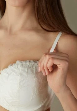 Intimissimi Damen ANNA FLY ME TO THE MOON - Trägerloser/variabler BH - Puderweiss 9 Intimissimi Damen ANNA FLY ME TO THE MOON - Trägerloser/variabler BH - Puderweiss -INTIMISSIMI Verkäufe 03d4ac125d27421786605808e920783a