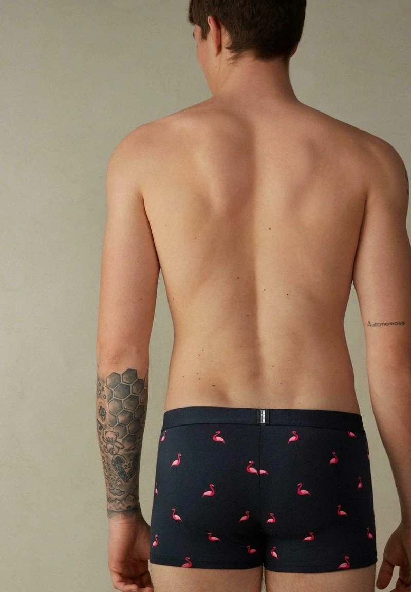 Intimissimi Herren MIT FLAMINGO-PRINT AUS ELASTISCHER SUPIMA® - Panties - Flamingo Blu Notte 4 Intimissimi Herren MIT FLAMINGO-PRINT AUS ELASTISCHER SUPIMA® - Panties - Flamingo Blu Notte – Bild 2