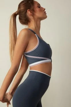Intimissimi Damen Sport-BH Mit Starker Stützkraft - Blau 12 Intimissimi Damen Sport-BH Mit Starker Stützkraft - Blau -INTIMISSIMI Verkäufe 285d6981703d4e4cae1fb02b116084e6
