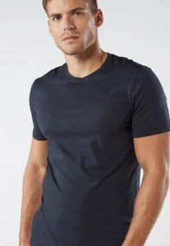 Intimissimi Herren MIT RUNDHALSAUSSCHNITT - Unterhemd/-shirt - Blu Notte 9 Intimissimi Herren MIT RUNDHALSAUSSCHNITT - Unterhemd/-shirt - Blu Notte -INTIMISSIMI Verkäufe 2a9f5cd1ea1d4a86a67a14f82a8458a8