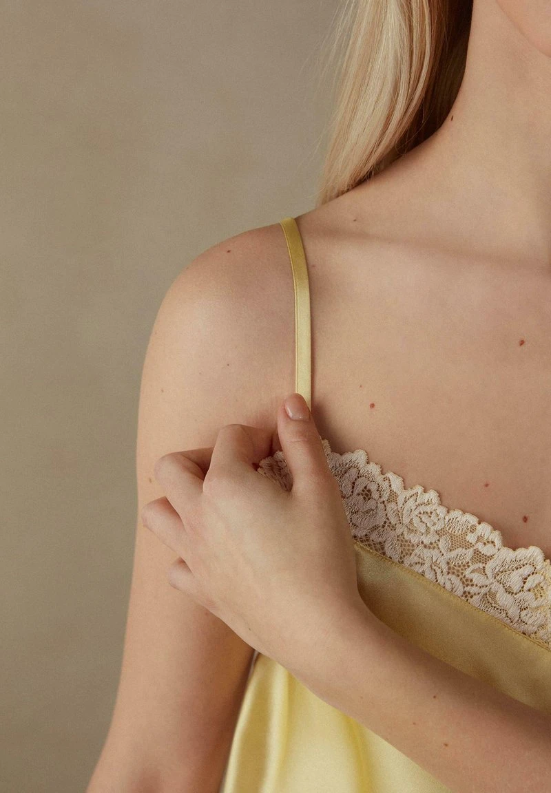 Intimissimi Damen PRETTY FLOWERS - Nachtwäsche Shirt - Pastellgelb Elfenbein 5 Intimissimi Damen PRETTY FLOWERS - Nachtwäsche Shirt - Pastellgelb Elfenbein – Bild 3