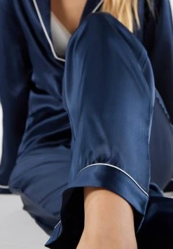 Intimissimi Damen LANGE HOSE AUS SATIN UND SEIDE - Nachtwäsche Hose - Mottled Blue -INTIMISSIMI Verkäufe 4de75dabb1c647a5bf5152348ea76c0f