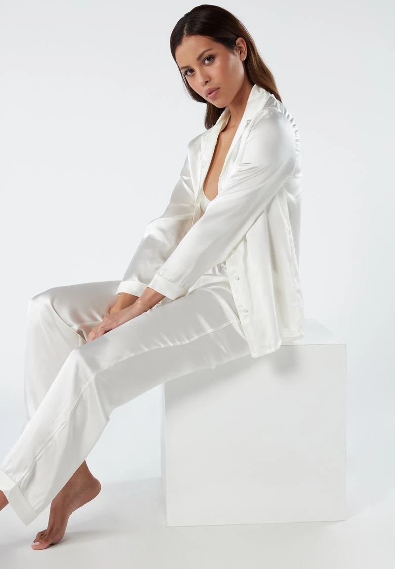 Intimissimi Damen LANGE HOSE AUS SATIN UND SEIDE - Nachtwäsche Hose - Talcum Powder 7 Intimissimi Damen LANGE HOSE AUS SATIN UND SEIDE - Nachtwäsche Hose - Talcum Powder – Bild 5
