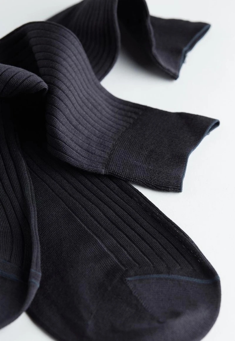 Intimissimi Herren KURZE STRÜMPFE AUS MERCERISIERTER BAUMWOLLE IN RIPPENSTRICK - Socken - Antracite 4 Intimissimi Herren KURZE STRÜMPFE AUS MERCERISIERTER BAUMWOLLE IN RIPPENSTRICK - Socken - Antracite – Bild 2