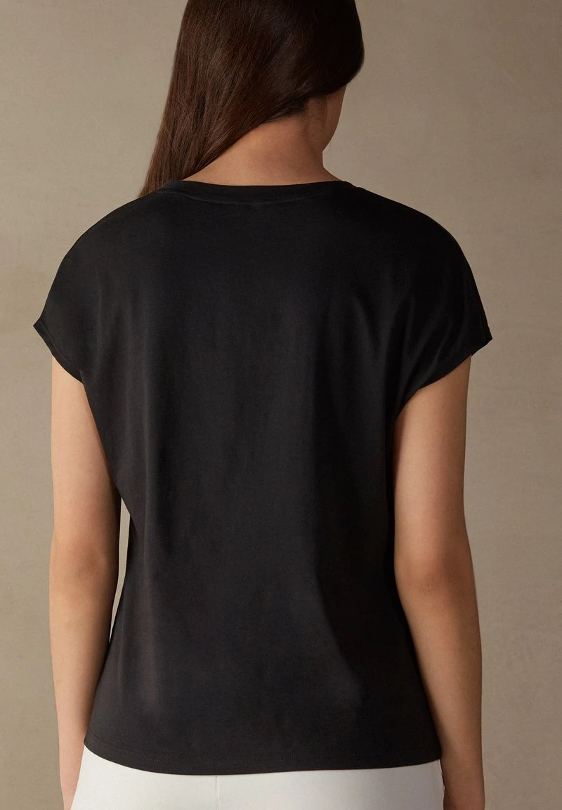 Intimissimi Damen MIT RUNDHALSAUSSCHNITT - T-Shirt Basic - Schwarz 4 Intimissimi Damen MIT RUNDHALSAUSSCHNITT - T-Shirt Basic - Schwarz – Bild 2