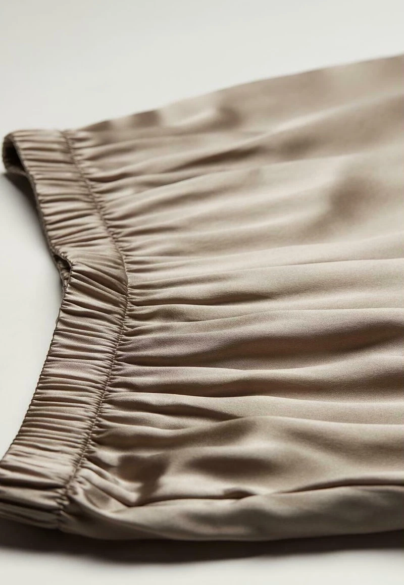 Intimissimi Damen LANGE HOSE AUS SATIN UND SEIDE - Nachtwäsche Hose - Powder Beige 7 Intimissimi Damen LANGE HOSE AUS SATIN UND SEIDE - Nachtwäsche Hose - Powder Beige – Bild 5