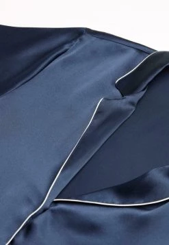 Intimissimi Damen MIT KONTRASTKANTEN - Nachtwäsche Shirt - Blu Ink 11 Intimissimi Damen MIT KONTRASTKANTEN - Nachtwäsche Shirt - Blu Ink -INTIMISSIMI Verkäufe 7d0e06aa3bb14dbbbfe5020ee19140b4