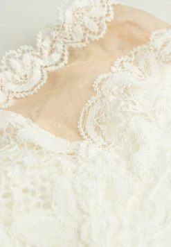 Intimissimi Damen Slip - Powder White Soft Beige -INTIMISSIMI Verkäufe 8113fd2bf060425ca54b7f47f03e5daf