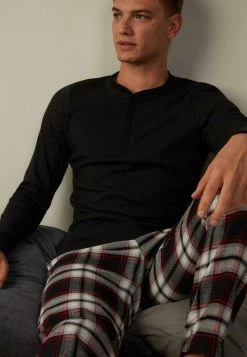 Intimissimi Herren MIT SERAFINO-KRAGEN - Nachtwäsche Shirt - Black 10 Intimissimi Herren MIT SERAFINO-KRAGEN - Nachtwäsche Shirt - Black -INTIMISSIMI Verkäufe 817a398f0f0a422b974db87a83b05d7a