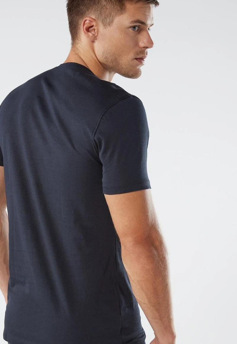 Intimissimi Herren MIT RUNDHALSAUSSCHNITT - Unterhemd/-shirt - Blu Notte 4 Intimissimi Herren MIT RUNDHALSAUSSCHNITT - Unterhemd/-shirt - Blu Notte – Bild 2