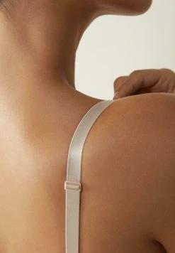 Intimissimi Damen ADELE - Triangel BH - Natürlich 12 Intimissimi Damen ADELE - Triangel BH - Natürlich -INTIMISSIMI Verkäufe 88215cd9cb6c48268cb48183de17d71b