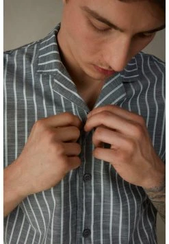 Intimissimi Herren Nachtwäsche Set - Hellgrau Gestreift 9 Intimissimi Herren Nachtwäsche Set - Hellgrau Gestreift -INTIMISSIMI Verkäufe 95492c0b38934a8d9e8b5b94ec4ca90e