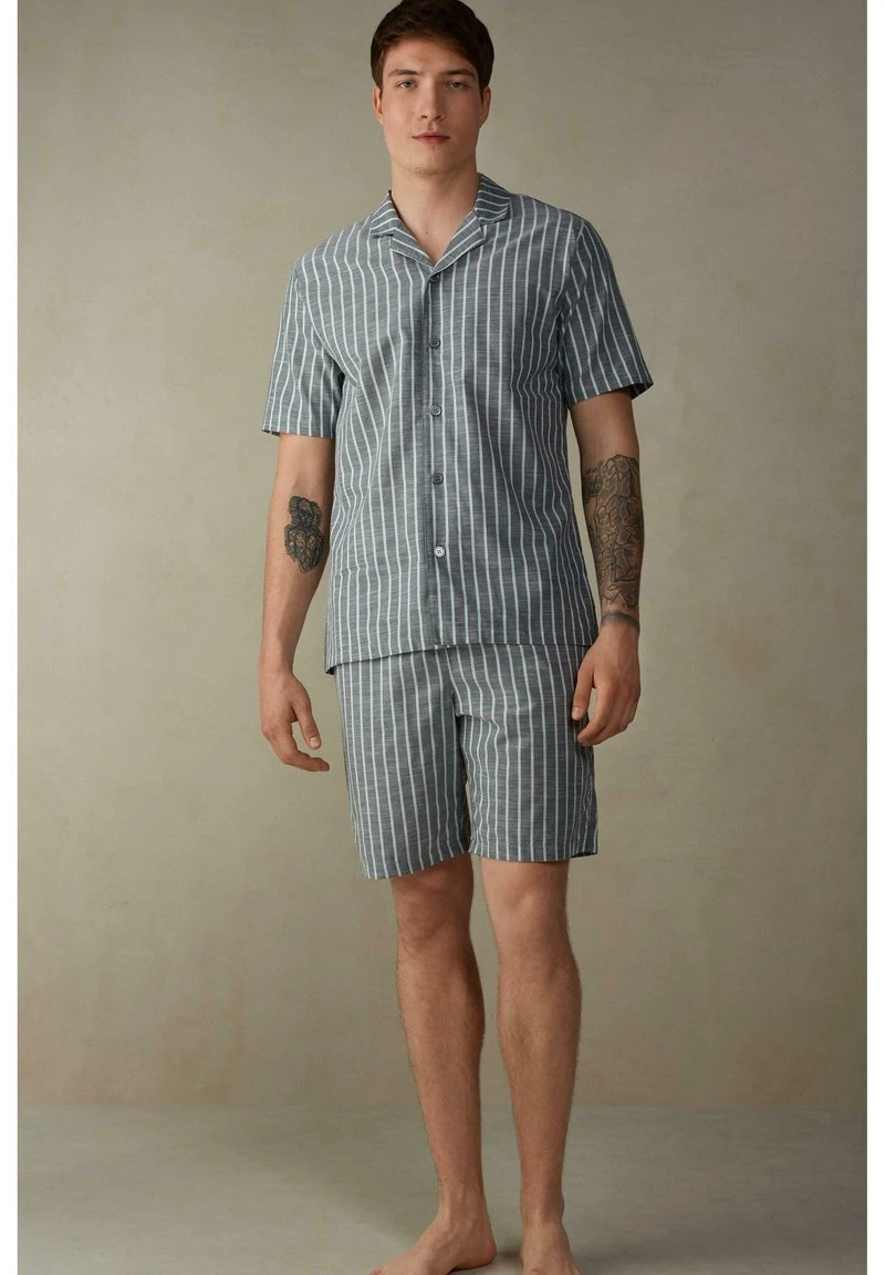 Intimissimi Herren Nachtwäsche Set - Hellgrau Gestreift 3 Intimissimi Herren Nachtwäsche Set - Hellgrau Gestreift