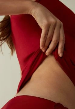 Intimissimi Damen Unterhemd/-shirt - Rot Red 11 Intimissimi Damen Unterhemd/-shirt - Rot Red -INTIMISSIMI Verkäufe b43fe0d7f423407d86f2d35f5e947475