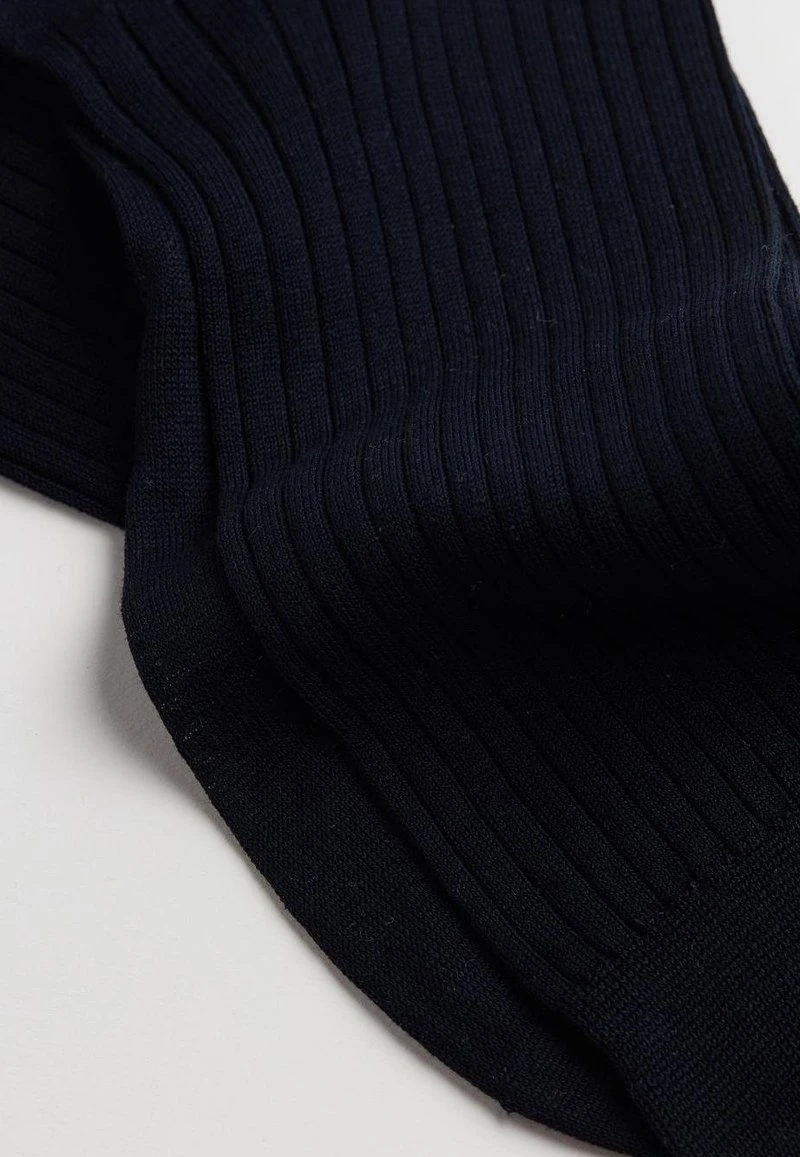 Intimissimi Herren KURZE STRÜMPFE AUS MERCERISIERTER BAUMWOLLE IN RIPPENSTRICK - Socken - Blu 4 Intimissimi Herren KURZE STRÜMPFE AUS MERCERISIERTER BAUMWOLLE IN RIPPENSTRICK - Socken - Blu – Bild 2