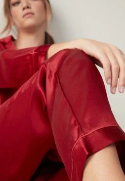 Intimissimi Damen LANGE HOSE AUS SATIN UND SEIDE - Nachtwäsche Hose - Rosso -INTIMISSIMI Verkäufe c0f62054351a4d50a56204ea1e17e4d3