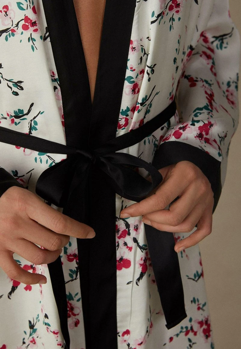 Intimissimi Damen BLOOM&BLOSSOM - Bademantel - Puderweiss Blumenprint 5 Intimissimi Damen BLOOM&BLOSSOM - Bademantel - Puderweiss Blumenprint – Bild 3