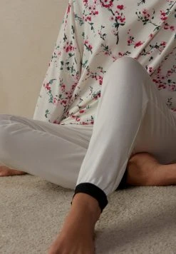 Intimissimi Damen BLOOM&BLOSSOM - Nachtwäsche Hose - Elfenbein Powder White 11 Intimissimi Damen BLOOM&BLOSSOM - Nachtwäsche Hose - Elfenbein Powder White -INTIMISSIMI Verkäufe c78b2c5bcfd94c0ea52d7a87affd54ff