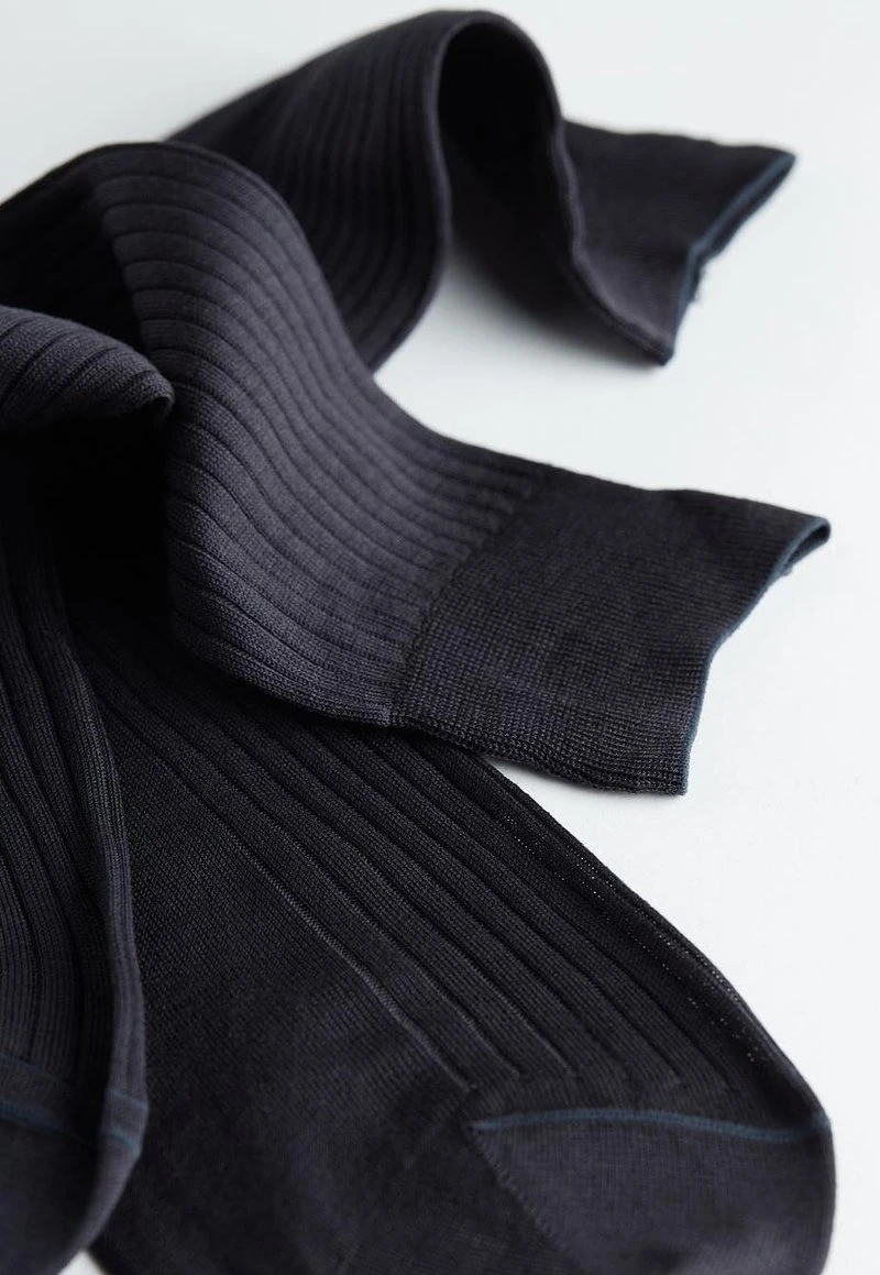 Intimissimi Herren KURZE STRÜMPFE AUS MERCERISIERTER BAUMWOLLE IN RIPPENSTRICK - Socken - Antracite 4 Intimissimi Herren KURZE STRÜMPFE AUS MERCERISIERTER BAUMWOLLE IN RIPPENSTRICK - Socken - Antracite – Bild 2