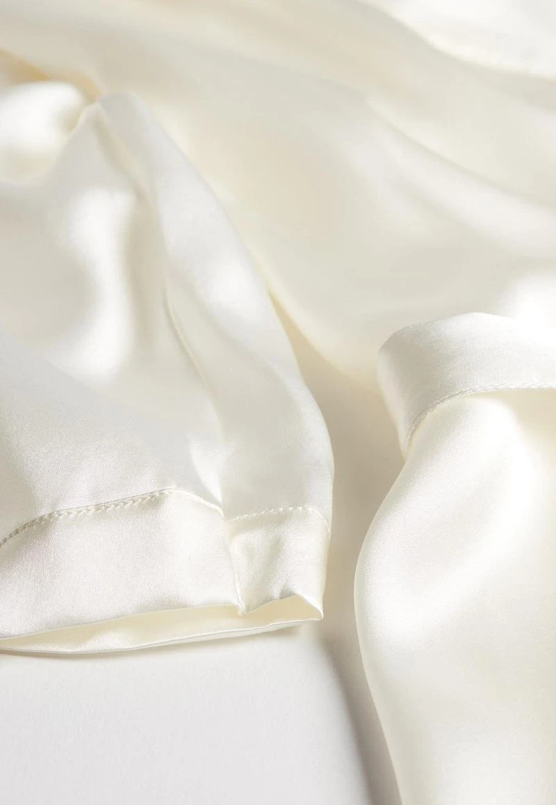 Intimissimi Damen KIMONO AUS SEIDE - Bademantel - Talco 6 Intimissimi Damen KIMONO AUS SEIDE - Bademantel - Talco – Bild 4